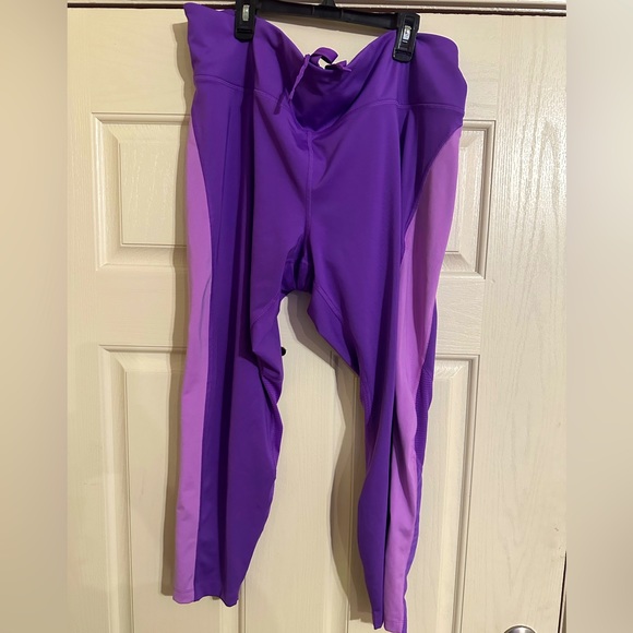 Nike Pants - Nike Purple Dry fit cropped workout tights size 3x